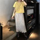 Short-sleeve T-shirt / Pattern Midi Skirt