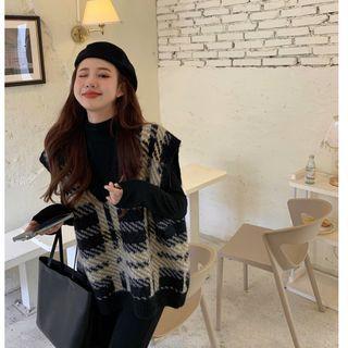 Plain Turtle-neck Long-sleeve Top / Plaid Vest