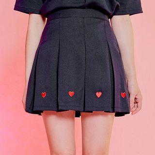 Heart Embroidered Pleated Mini Skirt