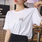 Short-sleeve Finger Embroidered T-shirt