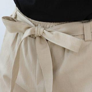 Bow-front Band-waist Shorts