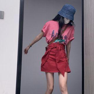 Short-sleeve Graphic Print T-shirt / Tie-waist Mini A-line Skirt