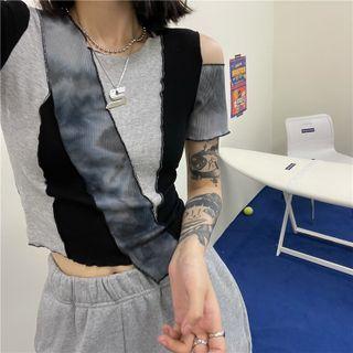 Short-sleeve Paneled Cutout Top Black & Gray - One Size