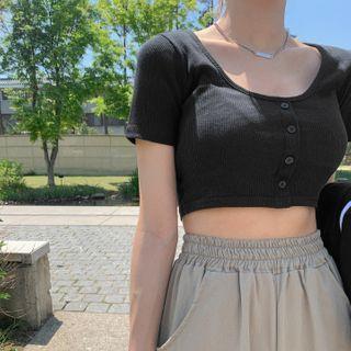 U-neck Buttoned Crop Top