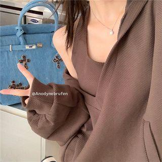 Set: Halter-neck Top + V-neck Sweatshirt