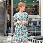 Short-sleeve Round-neck Floral Print A-line Dress