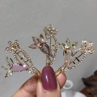 Rhinestone Carrot Hair Clip
