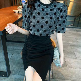 Dotted Short-sleeve T-shirt / High Waist Pencil Skirt