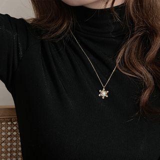 Snowflake Pendant Sterling Silver Necklace