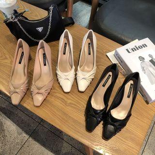 Twisted High-heel Pumps