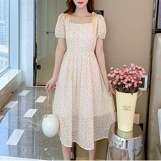 Short-sleeve Square Neck Floral A-line Dress