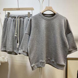 Set: Short-sleeve Plain T-shirt + Sweatshorts