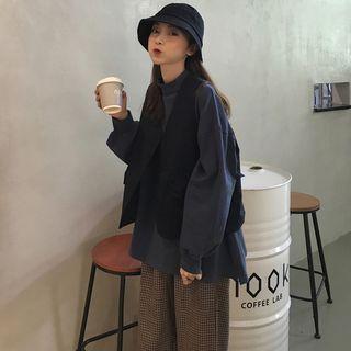 Cargo Vest / Plain Sweatshirt / Plaid Straight Cut Pants