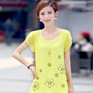 Short-sleeve Rosette Top
