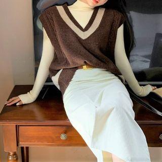 Sweater Vest / Slit Pencil Skirt / Belt