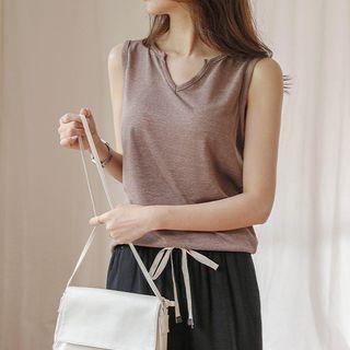Open-placket Sleeveless T-shirt