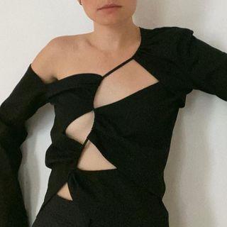 Long-sleeve One-shoulder Cut-out T-shirt