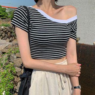 Asymmetric-shoulder Cropped Stripe T-shirt