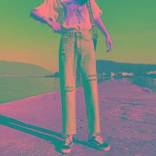 Frayed Hem Distressed Straight Leg Jeans