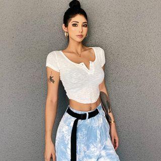 V-neck Plain Button-up Crop Top