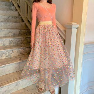 Scoop-neck T-shirt / Dotted Maxi A-line Mesh Skirt
