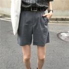 Check Loose-fit Short-sleeve Shirt / Plain High-waist Shorts