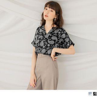 Short Sleeve V-neck Paisley Top