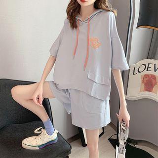 Set: Short-sleeve Hooded T-shirt + Loose Fit Shorts