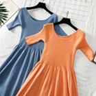 Short-sleeved Light Knit Dress