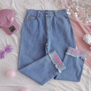 Butterfly Embroidered Straight-cut Cropped Jeans