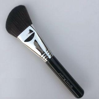 Angled Foundation Brush Black - One Size