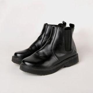Trekker-sole Chelsea Boots