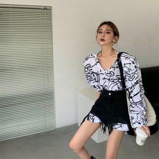 Long-sleeve Print T-shirt / Denim Hot Pants