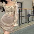 Long-sleeve Square-neck Print Cropped Blouse / Drawstring Skirt