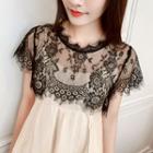 Set: Short-sleeve Lace Cropped Top + Bandeau