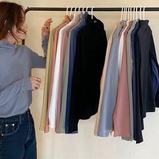 Light Warm-up Mock Neck Top / Turtleneck Top