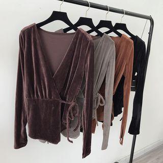 V-neck Lace Up T-shirt