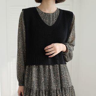 Distressed Cropped Sweater Vest