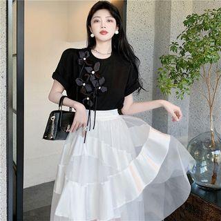 Short-sleeve Flower T-shirt / Midi A-line Skirt