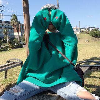 Heart-embroidered Loose-fit Sweatshirt