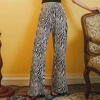 Plain Camisole / Zebra Print Wide-leg Pants