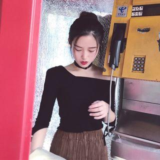 One Shoulder Elbow-sleeve T-shirt