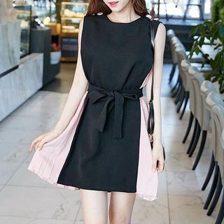 Sleeveless Panel Tie-waist Dress