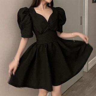 Short-sleeve V-neck Plain Ruched Dress