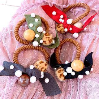 Faux Pearl Pom Pom Hair Tie