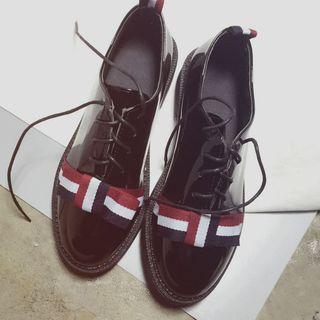 Faux-leather Bow-accent Oxford Shoes