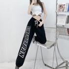 Cropped Tank Top / Lettering Sweatpants