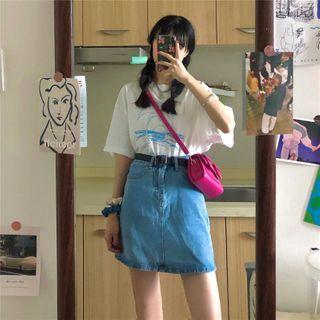 Short-sleeve T-shirt / Denim Skirt