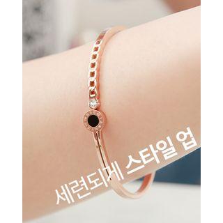 Faux-onyx Disc Open Bangle