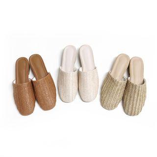 Round-toe Rattan Slippers